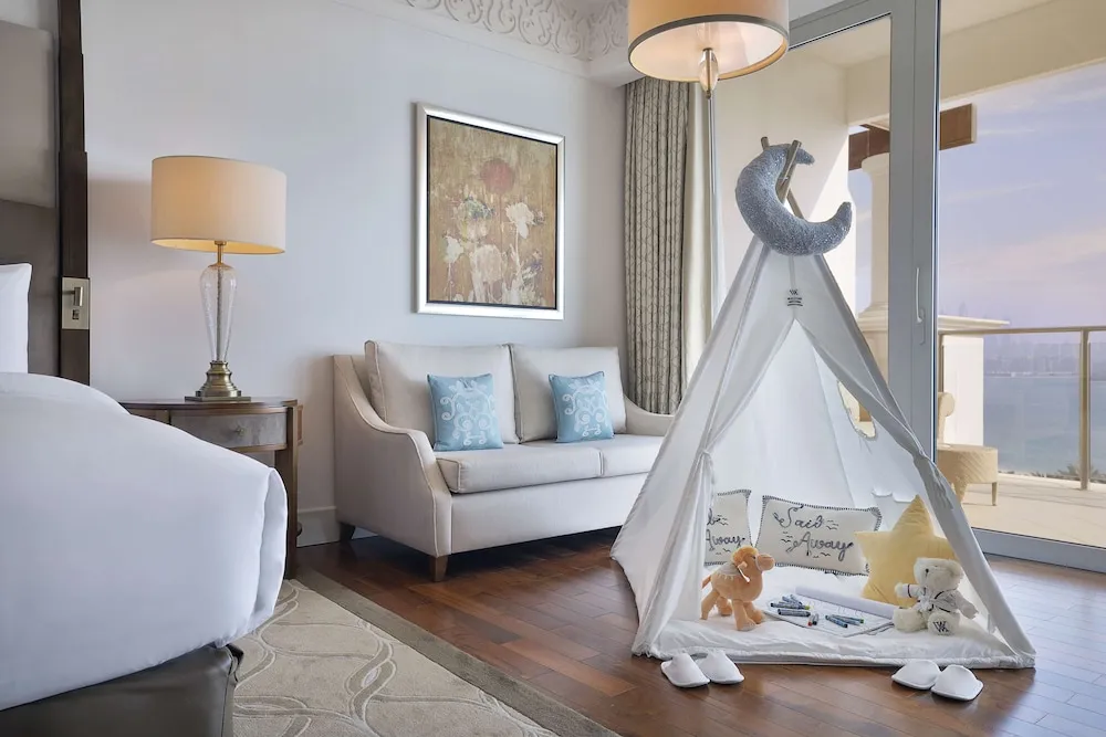 Deluxe King Suite with Sea View