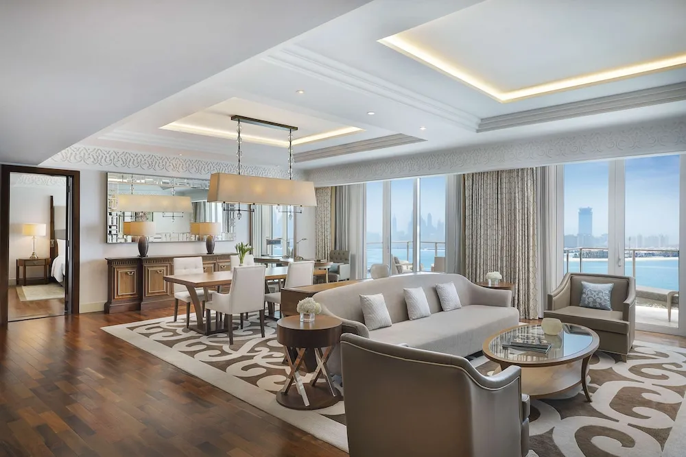 Deluxe King Suite with Sea View