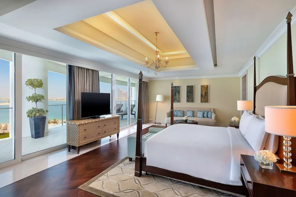 CHAIRMAN SUITE