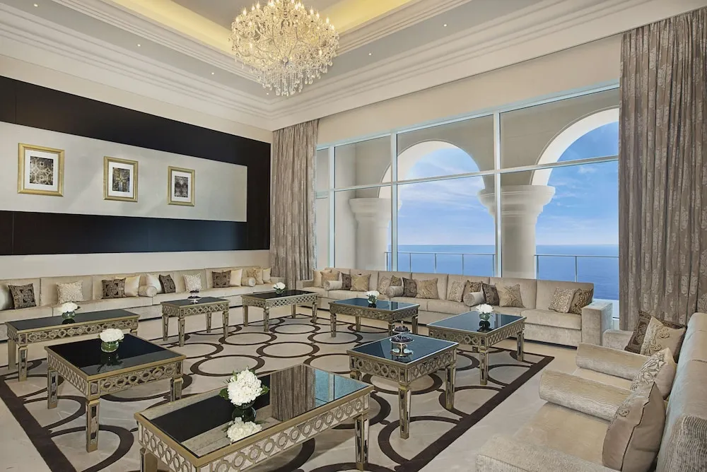 ROYAL SUITE