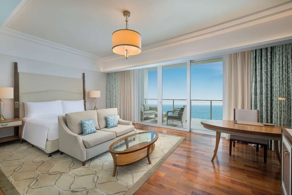 Skyline Sea View King Deluxe Room