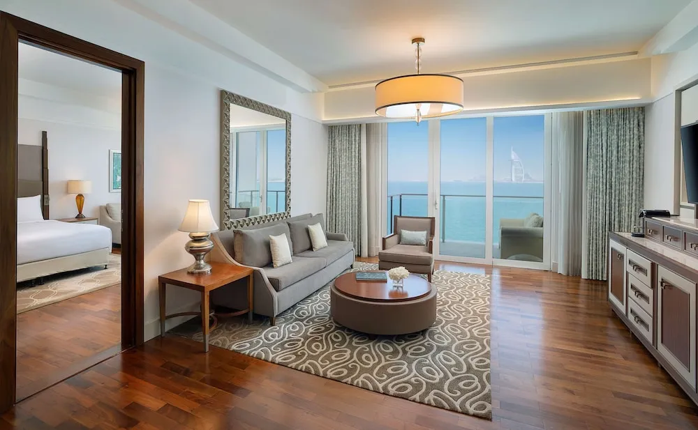 Club King Suite with Sea View
