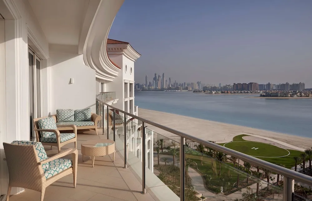 Club King Suite with Sea View