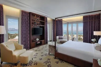 The Ritz-Carlton, Dubai