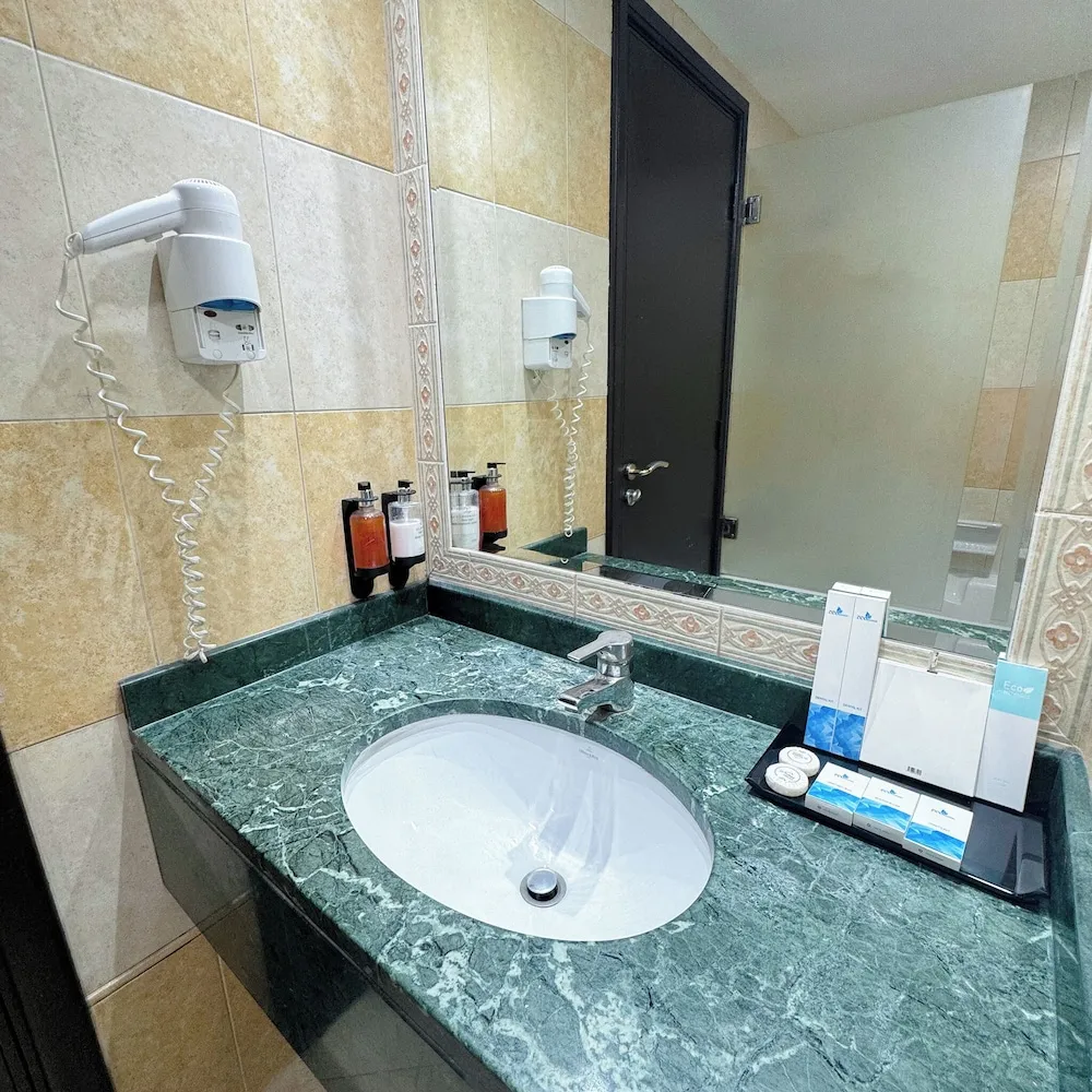 Deluxe King Room with Burj Khalifa View