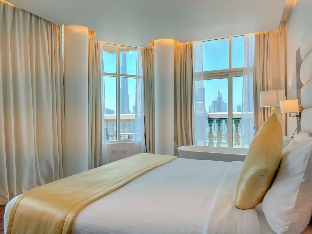 Deluxe King Room with Burj Khalifa View