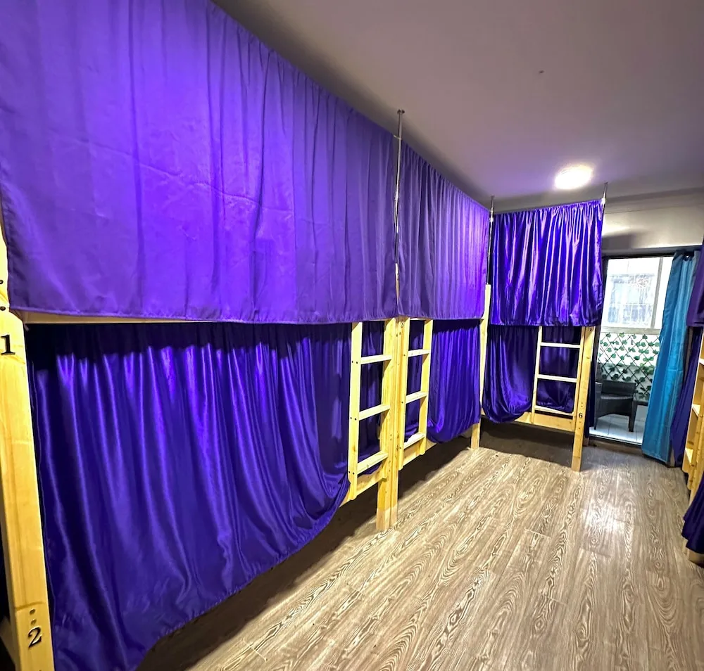 Standard Ortak Ranzalı Oda, Sadece erkekler için, Kısmi Deniz Manzaralı