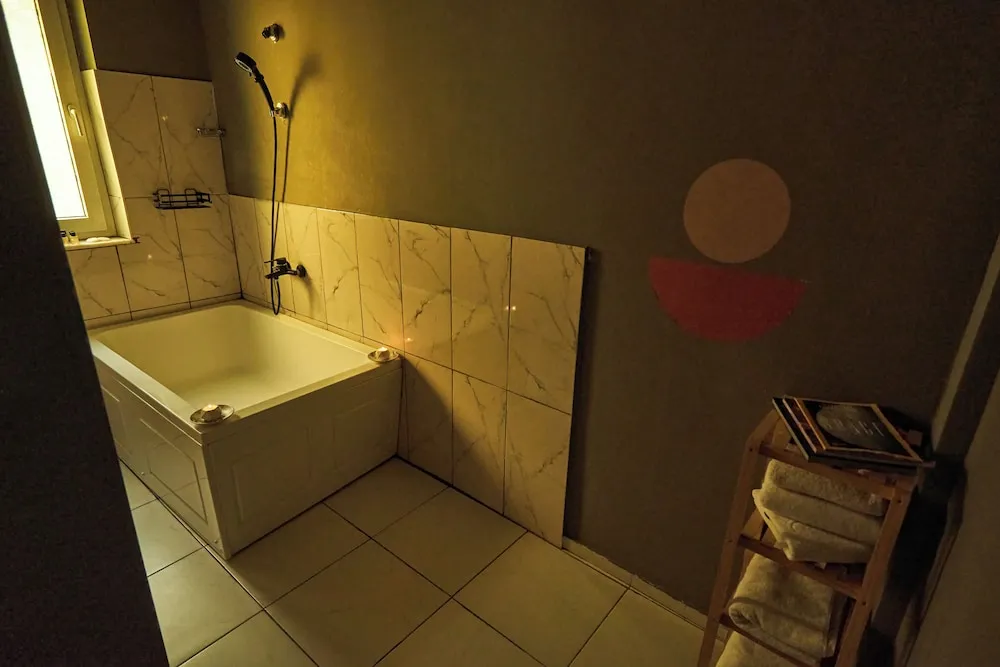 Deluxe Double Suite Bathtub