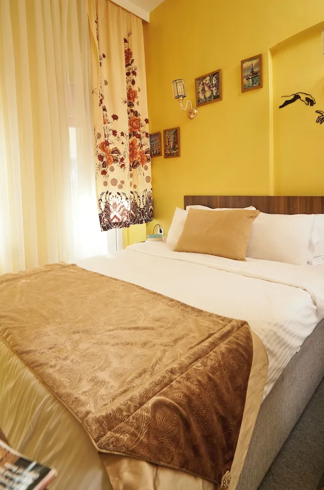 Balcony Double Room with Galata View