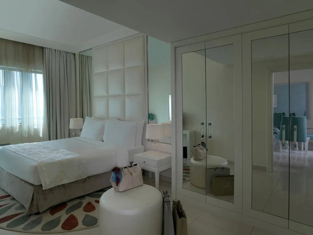 Deluxe Room, City View