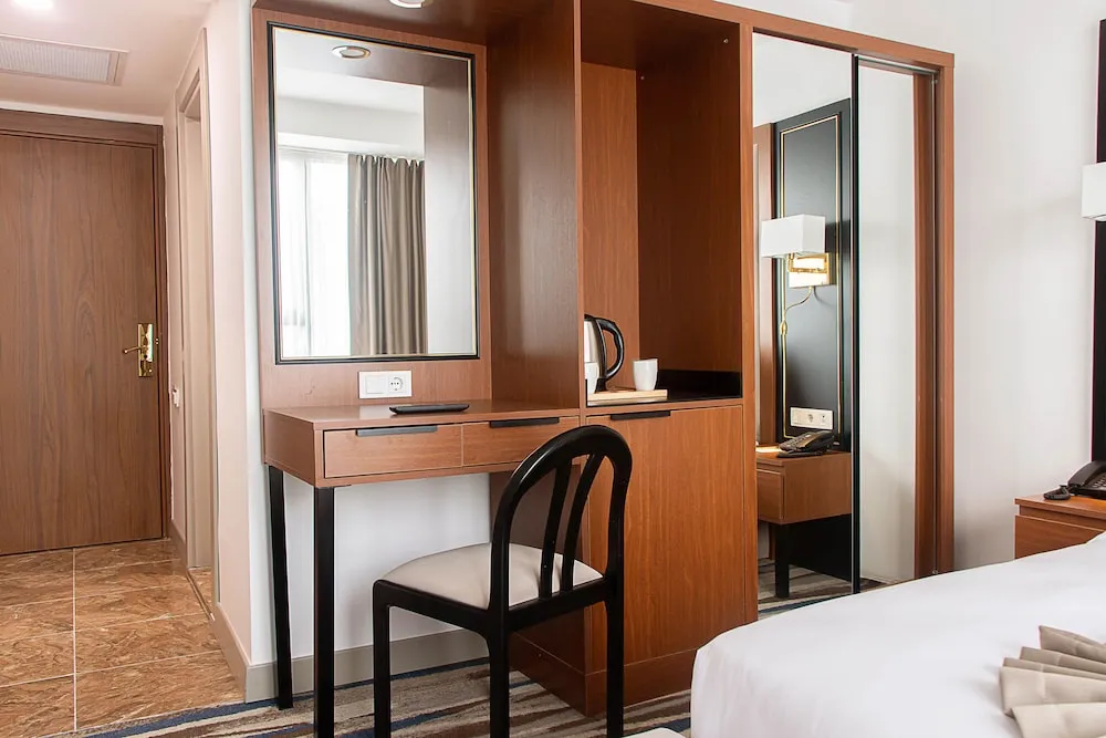 Family Tek Büyük veya İki Ayrı Yataklı Oda