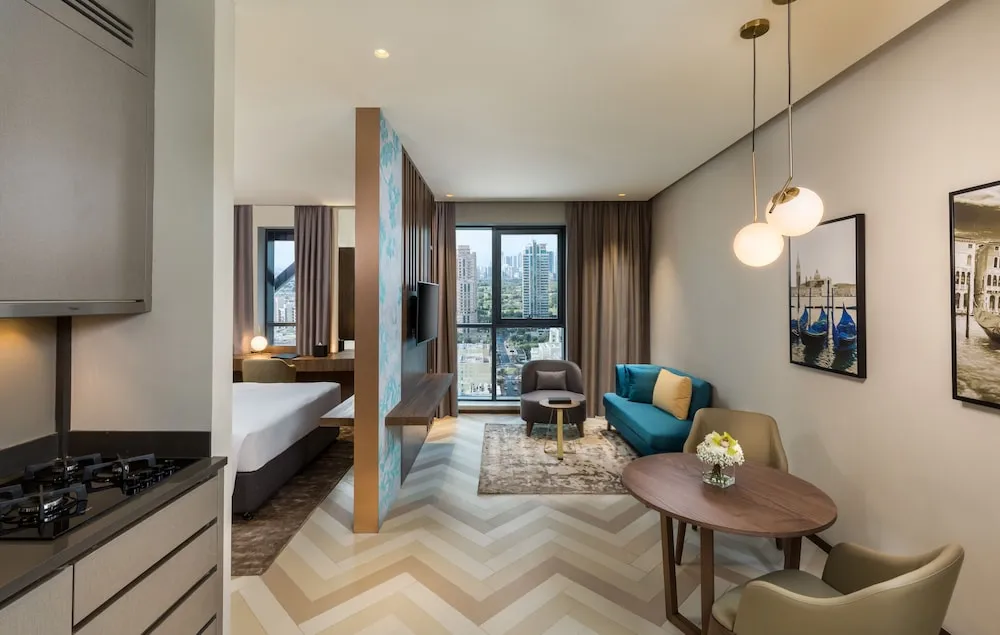 Premium Stüdyo, 1 En Büyük (King) Boy Yatak (Sky.)