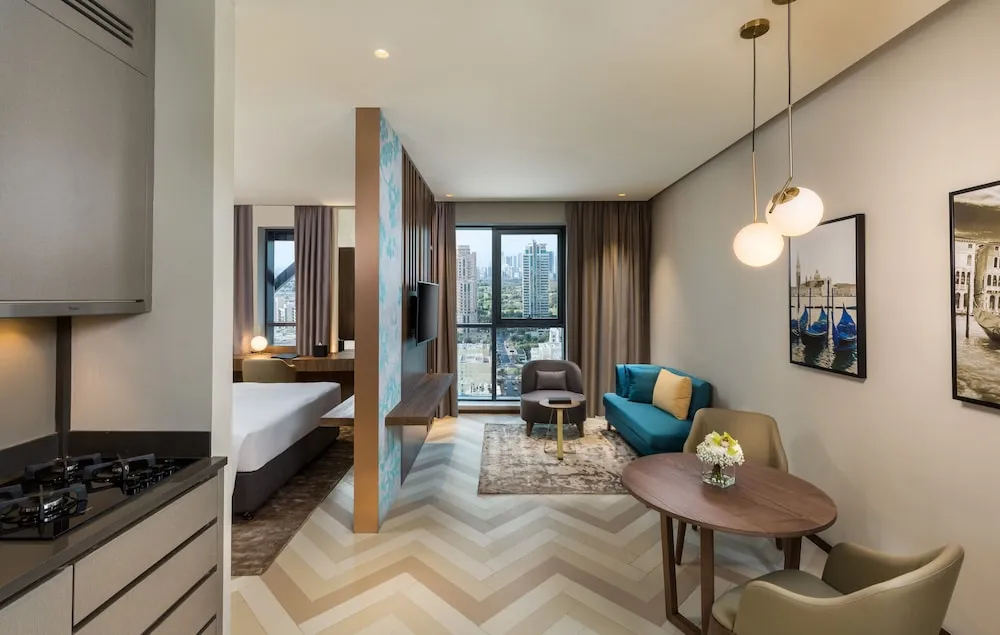 Premium Stüdyo, 1 En Büyük (King) Boy Yatak (Sky.)