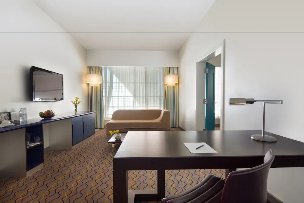 Junior suite at Concourse B near gate B14 or B22