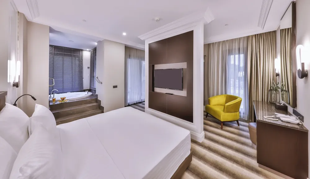 Deluxe Tek Büyük Yataklı Oda, 1 En Büyük (King) Boy Yatak, Sıcak Su Küveti