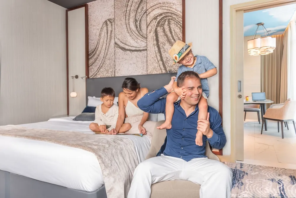One Bed Room Family Suite Sea View and Club Lounge Access