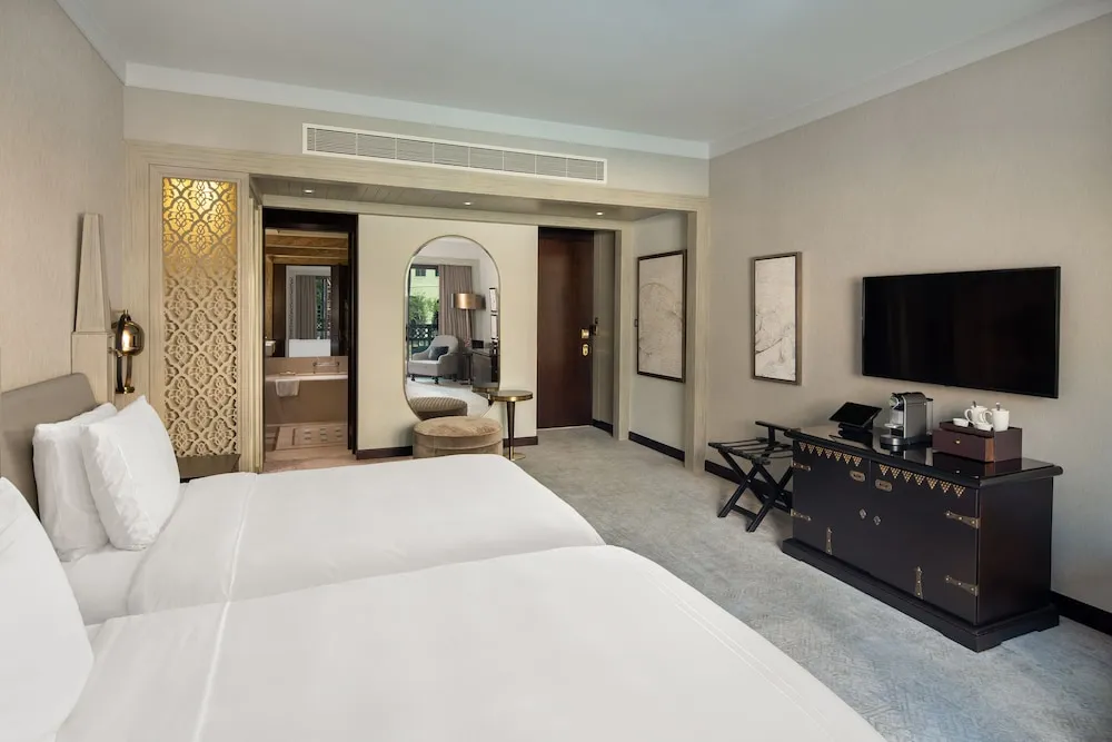 Deluxe Lake View Room