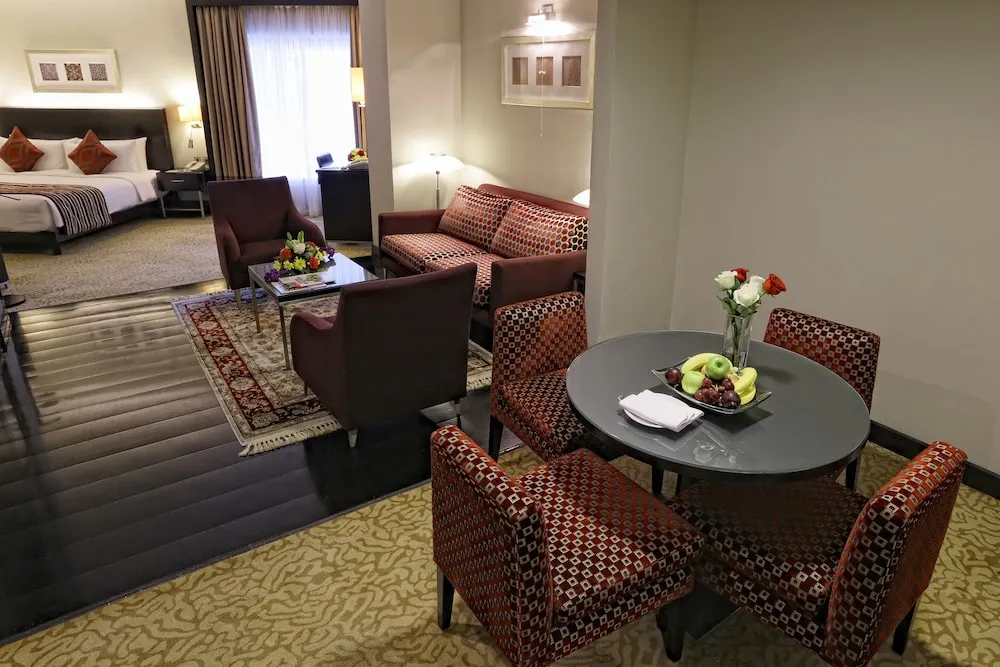 Junior Süit, 1 En Büyük (King) Boy Yatak, Sigara İçilmez