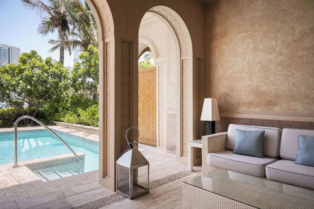 Executive Süit, Kişiye Özel Havuzlu (Palm Beach, UAE Resident ID Mandatory)