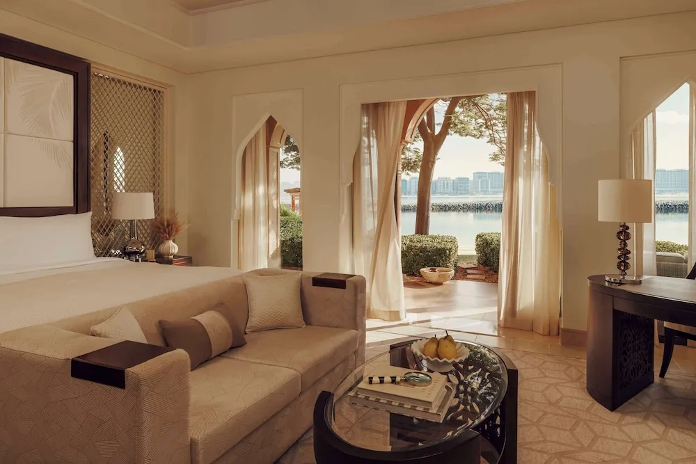 Premier Oda, 1 En Büyük (King) Boy Yatak (Palm Beach, UAE Resident ID Mandatory)