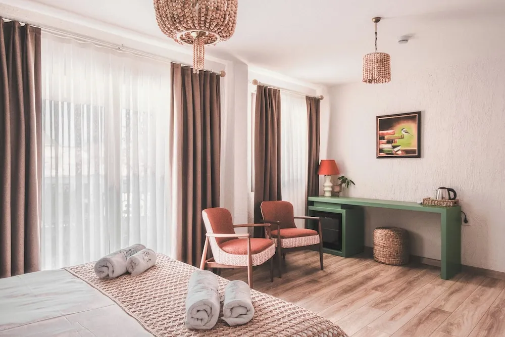 Family Tek Büyük Yataklı Oda, Balkon, Şehir Manzaralı