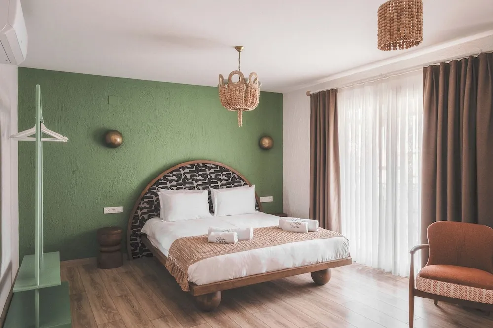 Family Tek Büyük Yataklı Oda, Balkon, Şehir Manzaralı