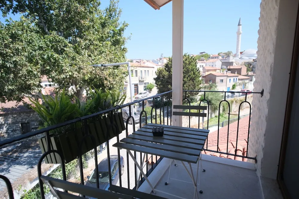 Family Tek Büyük Yataklı Oda, Balkon, Şehir Manzaralı