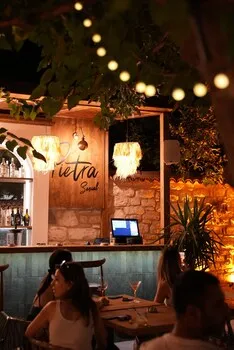 Pietra Social House