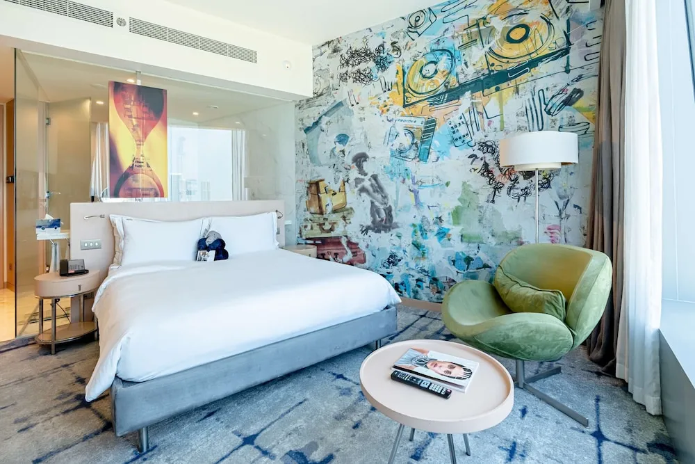 Hip Palm View Plus Room with Club Lounge Access