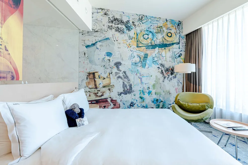 Hip Palm View Plus Room with Club Lounge Access