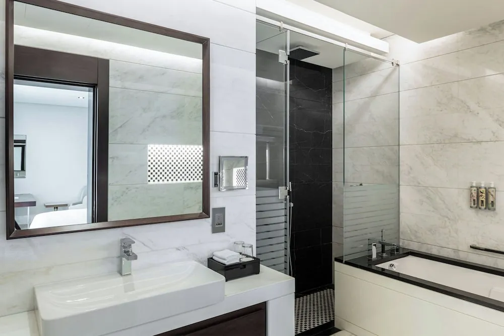 Superior Oda, 1 En Büyük (King) Boy Yatak, Sigara İçilmez, Kanal Manzaralı