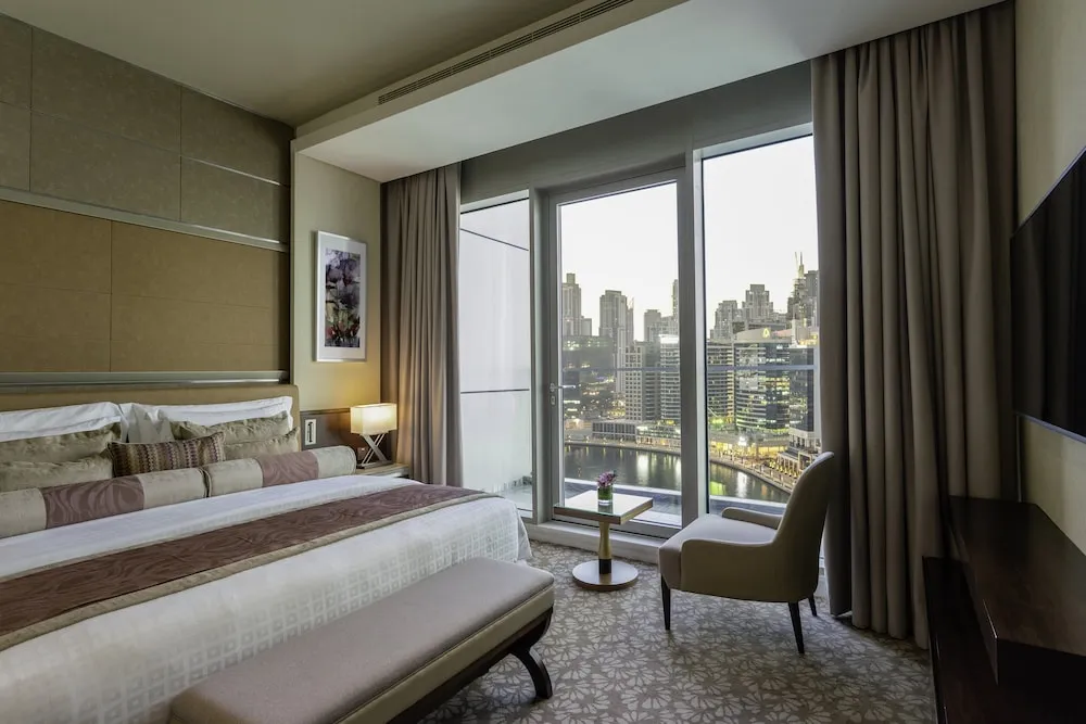 Club Süit, 1 En Büyük (King) Boy Yatak, Koy Manzaralı