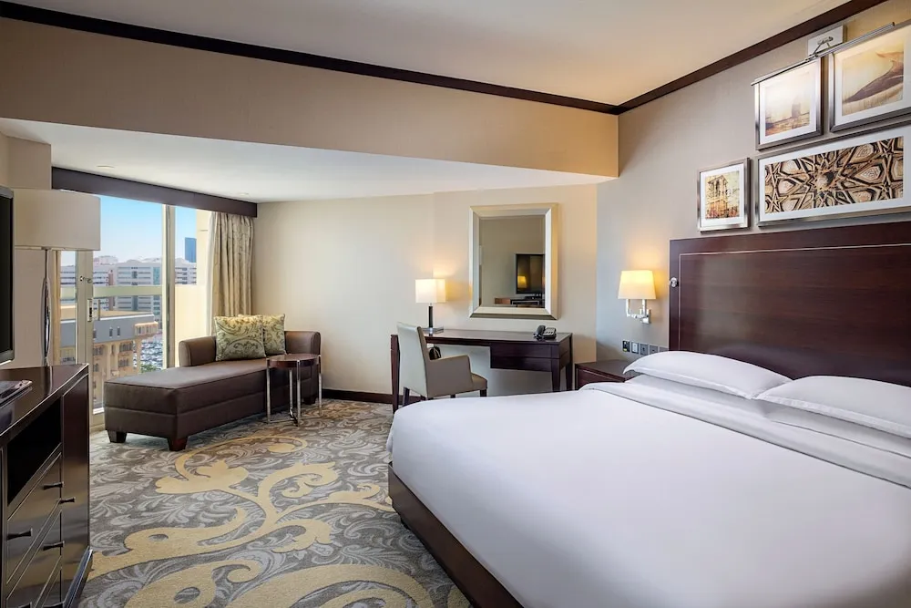 Deluxe Oda, 1 En Büyük (King) Boy Yatak, Şehir Manzaralı