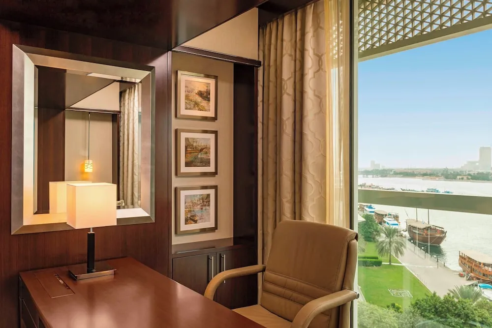 Club Oda, 1 En Büyük (King) Boy Yatak (View)