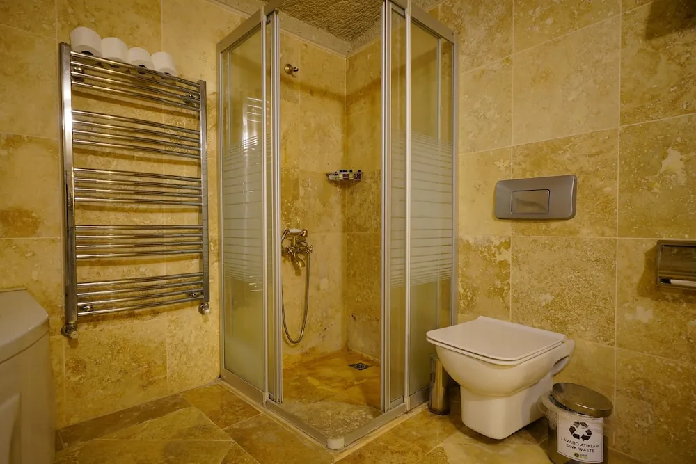 Comfort Üç Kişilik Oda, Avlu Manzaralı
