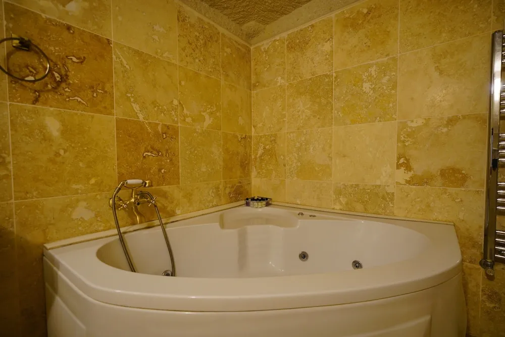 Comfort Üç Kişilik Oda, Avlu Manzaralı