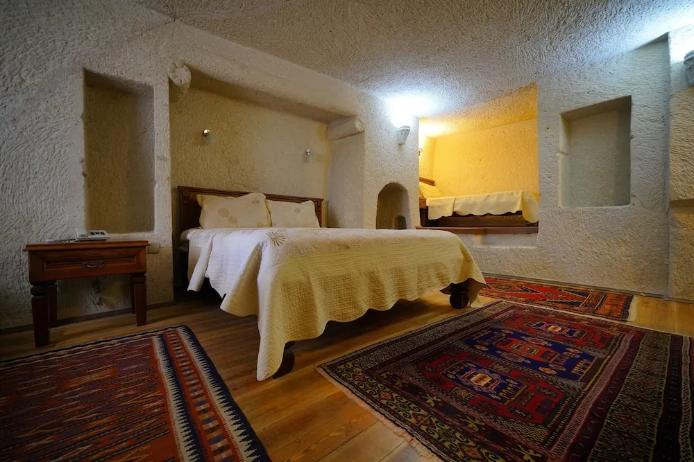 Comfort Üç Kişilik Oda, Avlu Manzaralı
