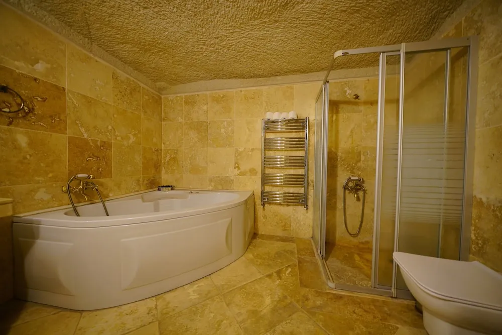 Comfort Üç Kişilik Oda, Avlu Manzaralı