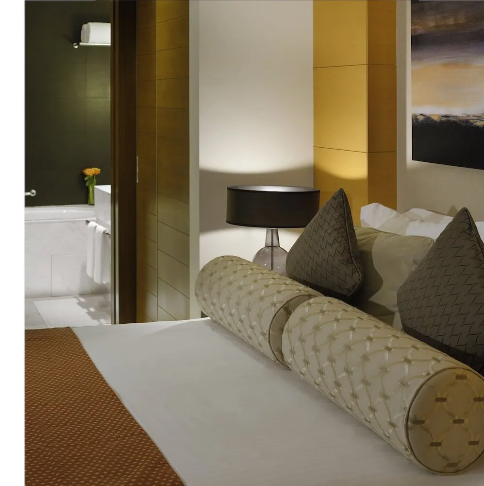 Deluxe Studio Suite