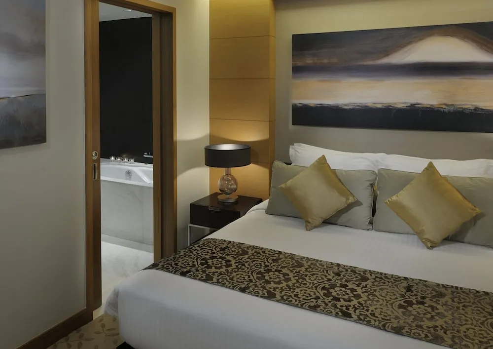 Deluxe Studio Suite