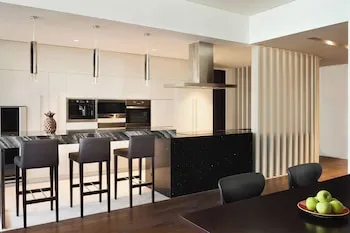 La Ville Hotel & Suites CITY WALK, Dubai, Autograph Collection