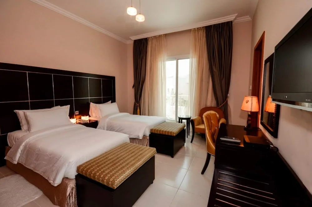 Family Villa, 4 Yatak Odası, Bahçe Manzaralı, Havuz Kenarı