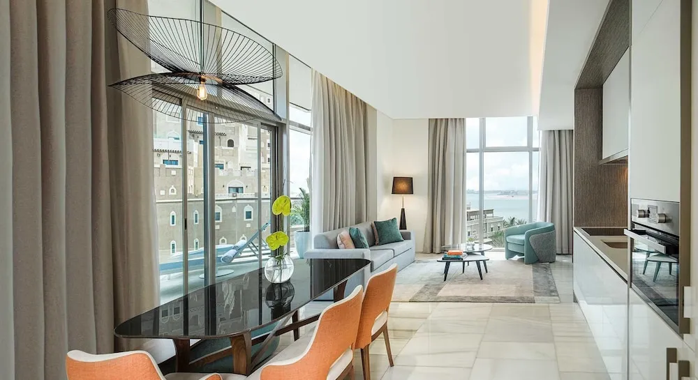 Süit, 1 Yatak Odası, Balkon, Deniz Manzaralı (Dining, Kitchen, Palm)