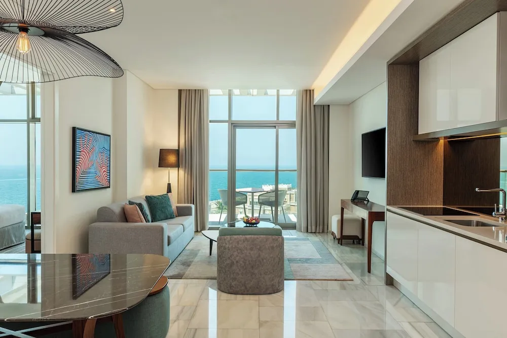 Süit, 1 Yatak Odası, Balkon, Deniz Manzaralı (Dining, Kitchen, Palm)