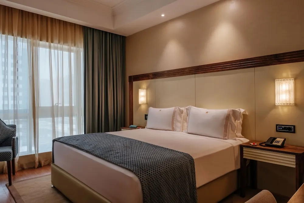 Deluxe Oda, 1 En Büyük (King) Boy Yatak, Şehir Manzaralı