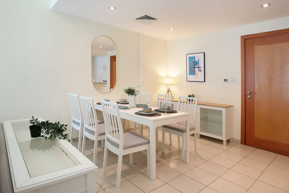 Luxury Apart Daire, 1 En Büyük (King) Boy Yatak ve Çekyat, Balkon, Havuz Manzaralı