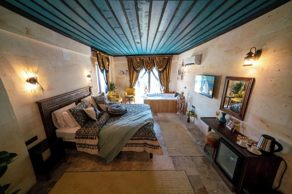 Superior Jacuzzi Room
