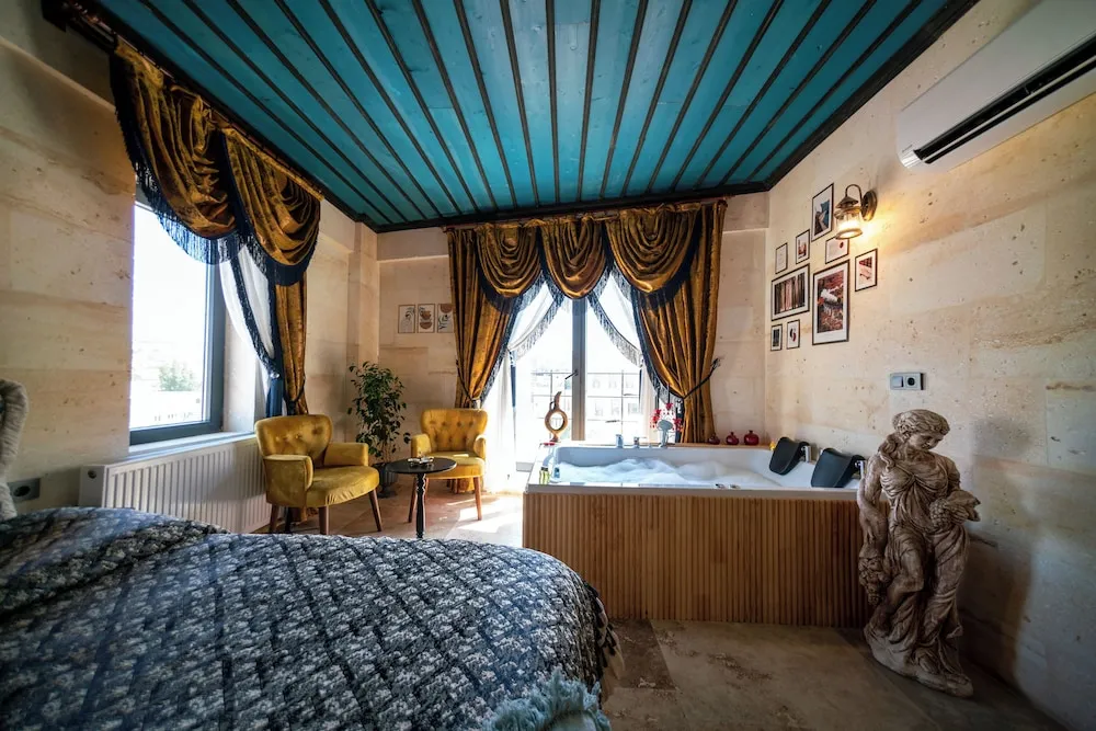 Superior Jacuzzi Room