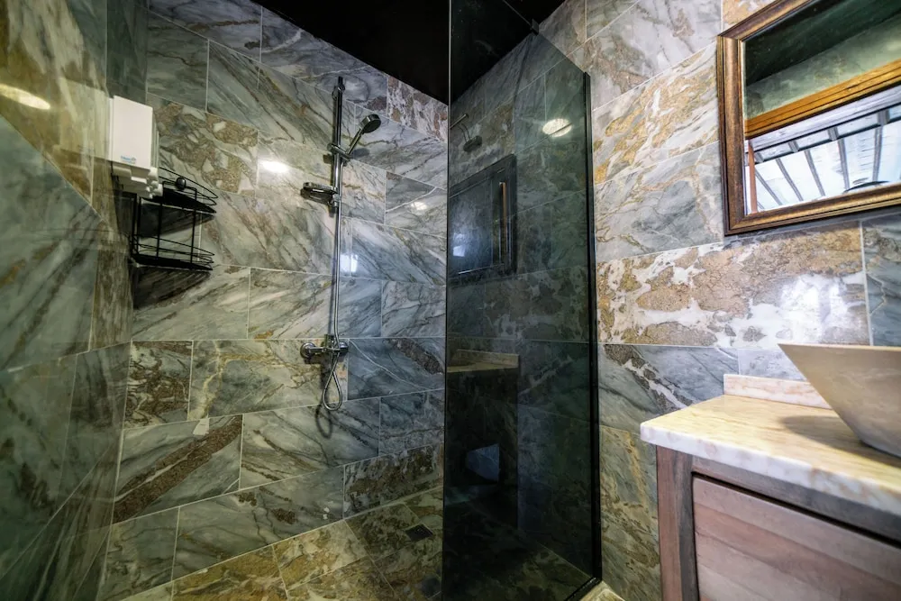 Superior Jacuzzi Room