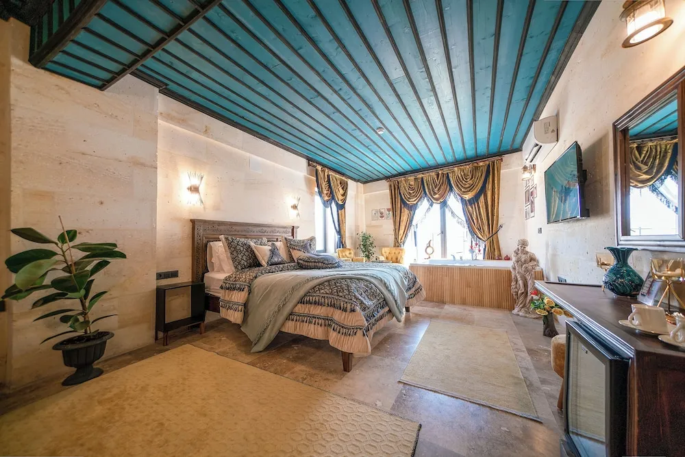 Superior Jacuzzi Room